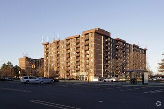 Building Photo - 15 Eastbourne Dr
