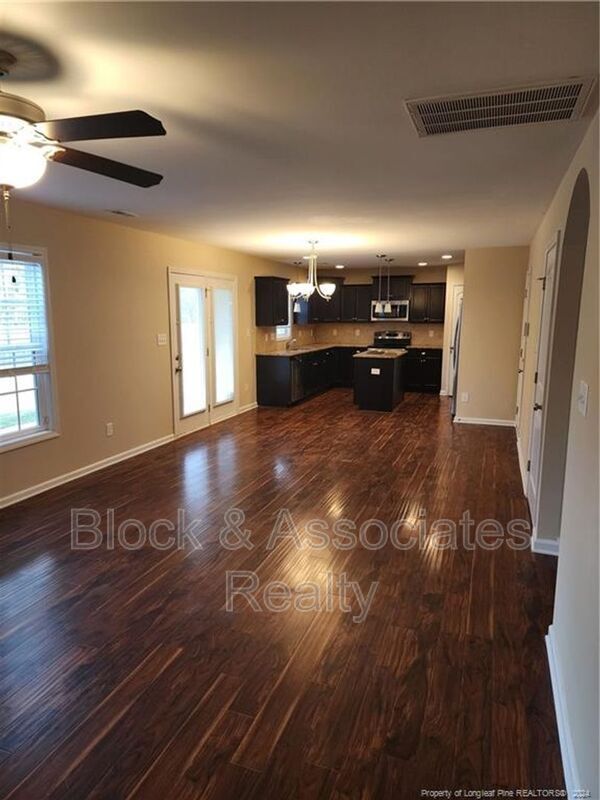 Foto del edificio - 534 Townsend Rd