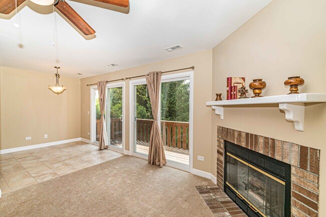 Foto del edificio - 657 Thorntree Ct