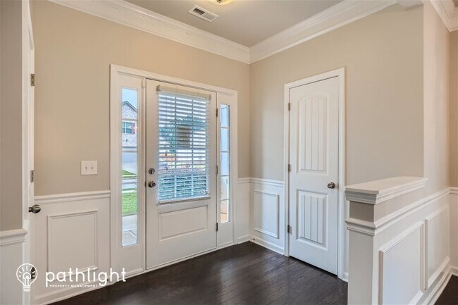 Building Photo - 451 Fredrick Dr