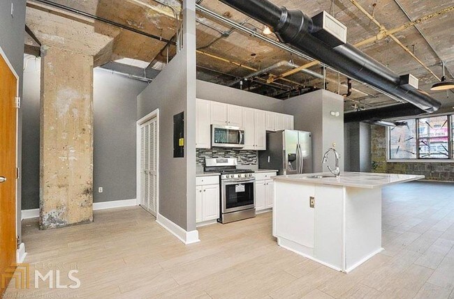 Building Photo - 505 Whitehall Terrace SW
