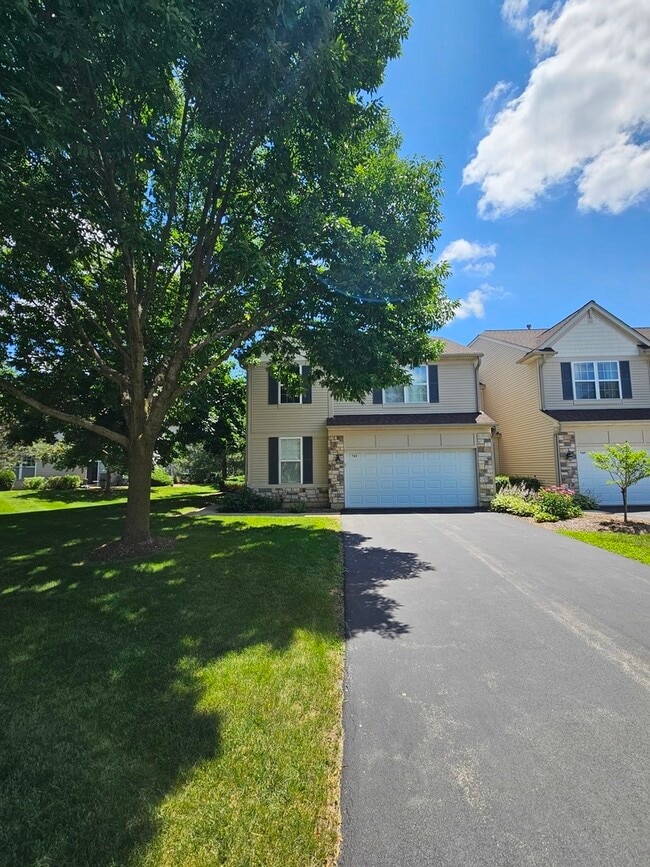 Building Photo - 749 Dillon Ct