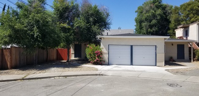 Building Photo - 27 Baldwin Ct