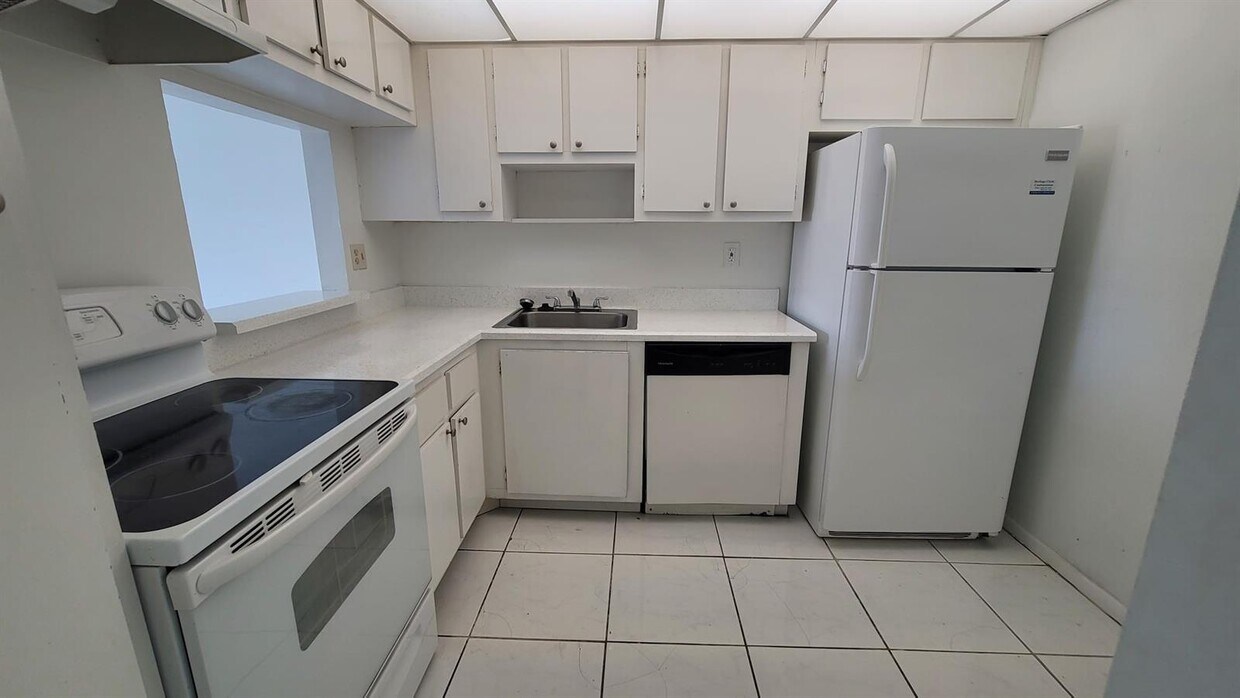 Foto principal - 4374 NW 9th Ave