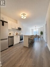 Building Photo - 715 Davis Dr