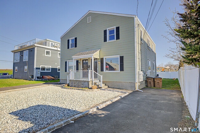 Building Photo - 85 Iroquois Rd