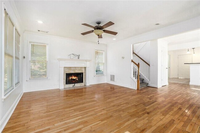 Foto del edificio - 719 Magnolia St NW