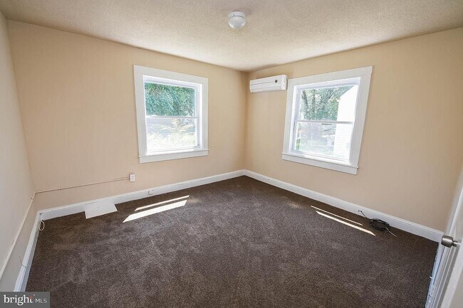 Foto del edificio - 1014 Cecil St