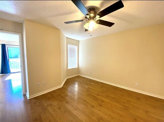 Foto del edificio - 2750 Holly Hall St