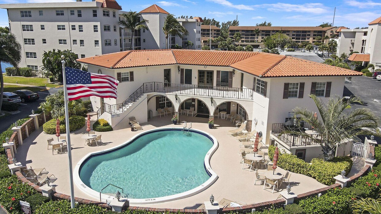 Primary Photo - 20 Yacht Club Dr