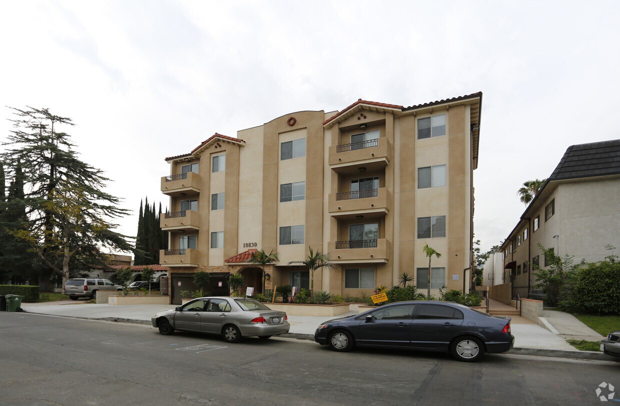 Foto principal - 10830 Kling St