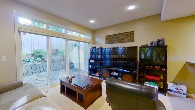 Foto del edificio - 734 1st St S