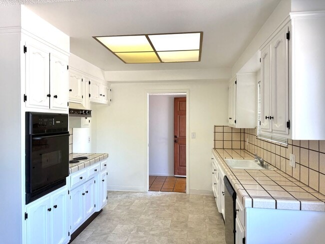 Photo - Beautiful Corner Lot in Pocket Area! Please review entire ad. House