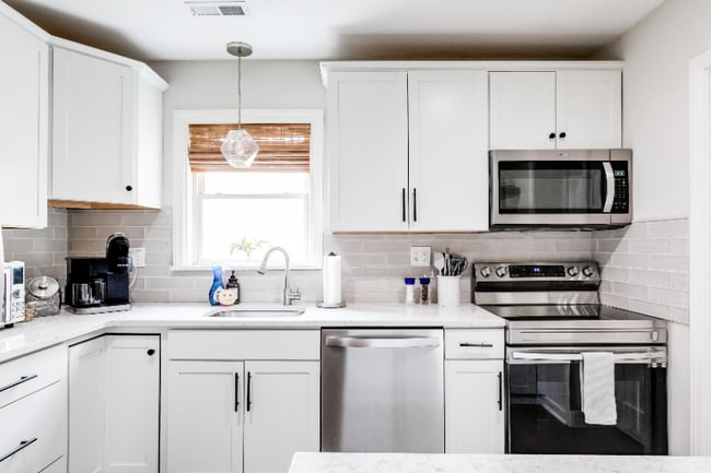 Building Photo - 1205 Blue Jay Ln