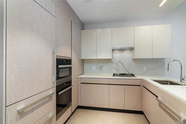 Foto del edificio - 133-27 39th Ave