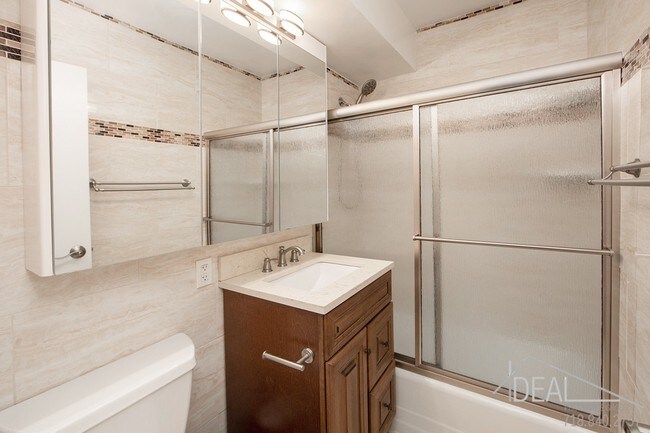 Building Photo - 215 Adams Street #14EFR
