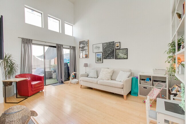 Foto del edificio - 12525 Pacific Ave