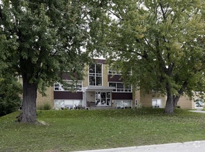 Building Photo - 108 Kempenfelt Dr