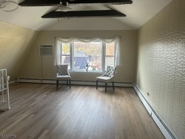 Foto del edificio - 73 Lakewood Terrace