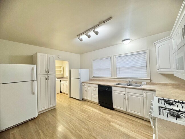 Foto del edificio - **Reserve for SUMMER 2026** Large house close to CSUC