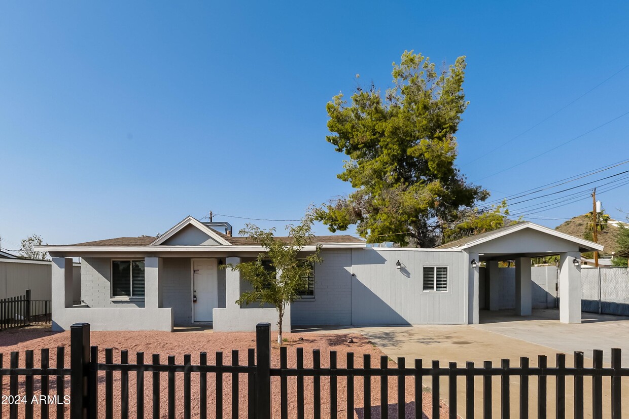 Primary Photo - 608 W Mission Ln