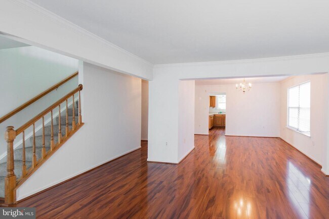 Building Photo - 10701 Heatherleigh Dr