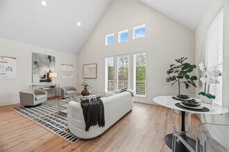 Building Photo - 1042 Homer St