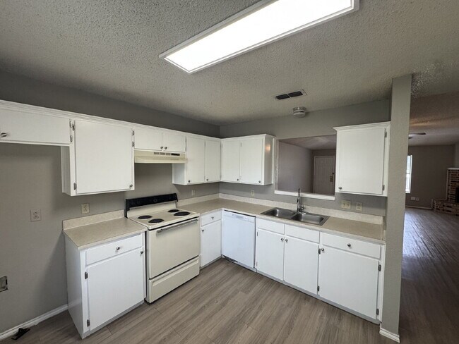 Building Photo - Beautiful House Located West of Frankford Near Shadow Hills Golf Course!