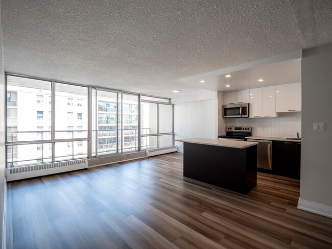 Building Photo - 378 Vine