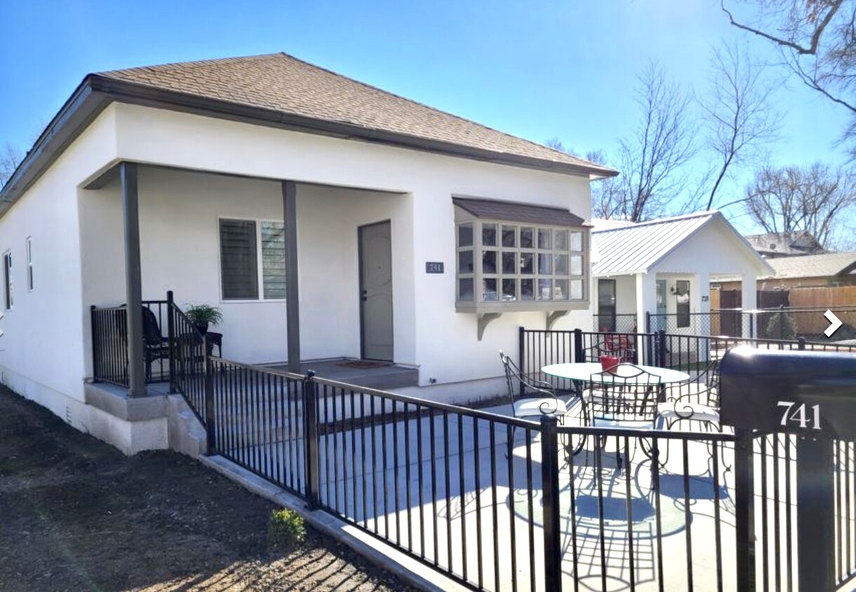 Foto principal - 741 Ruth St