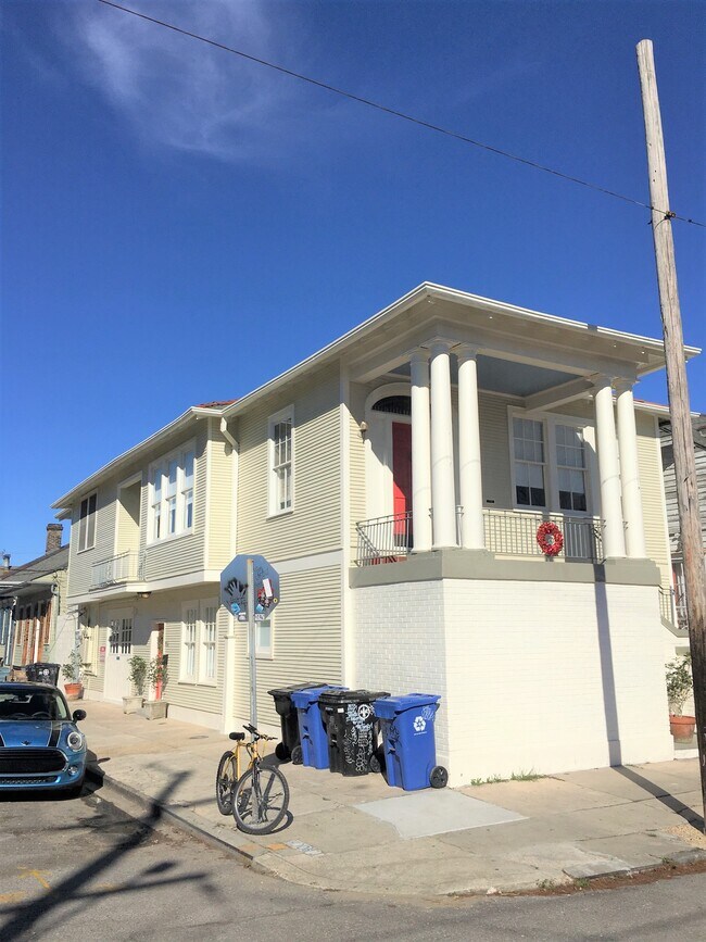 Building Photo - 703 Saint Roch Ave