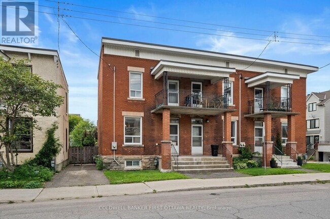 Building Photo - 176 Rochester St