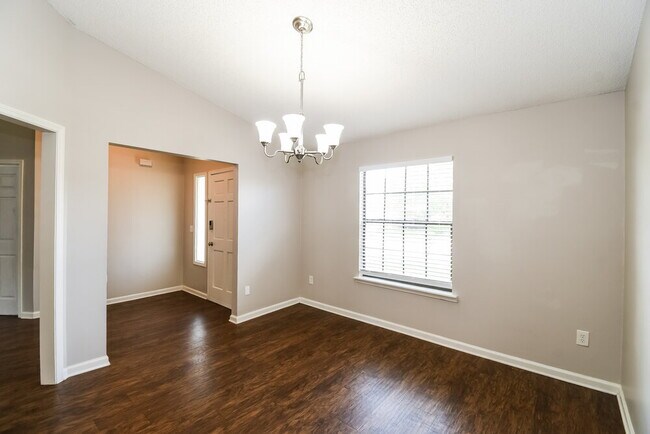 Building Photo - 10831 Losco Jct Dr