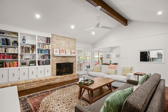 Building Photo - 12101 Carmel Park Ln