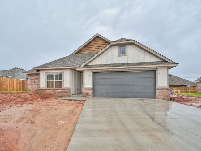 Building Photo - Brand New Home in Moore!