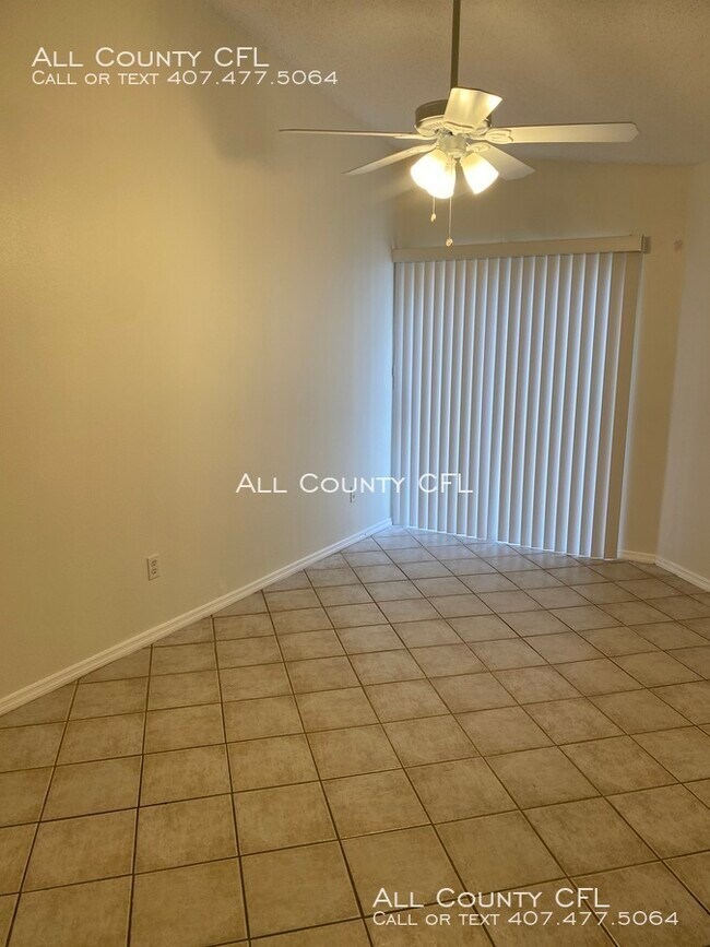 Foto del edificio - 2731 Emerson Ln