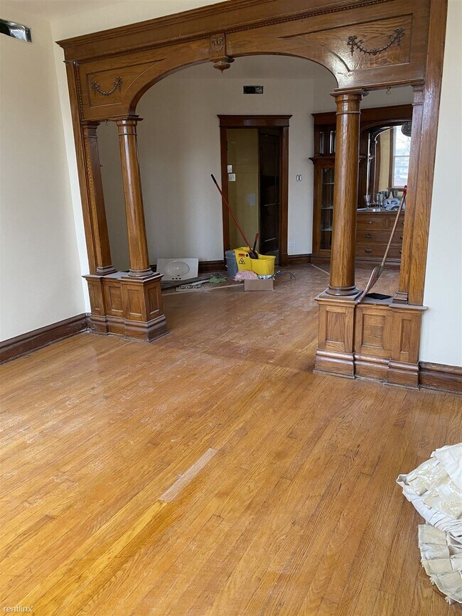 Building Photo - 5438 W 25th St