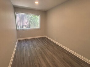 Interior Photo - 1944 Whitley Ave.