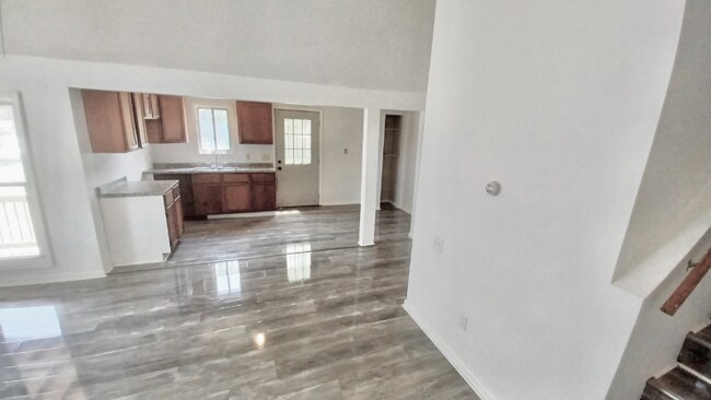 Foto del edificio - 2265 Avondale Ave
