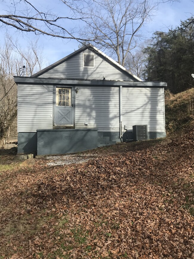 Building Photo - 335 Hillcrest Dr