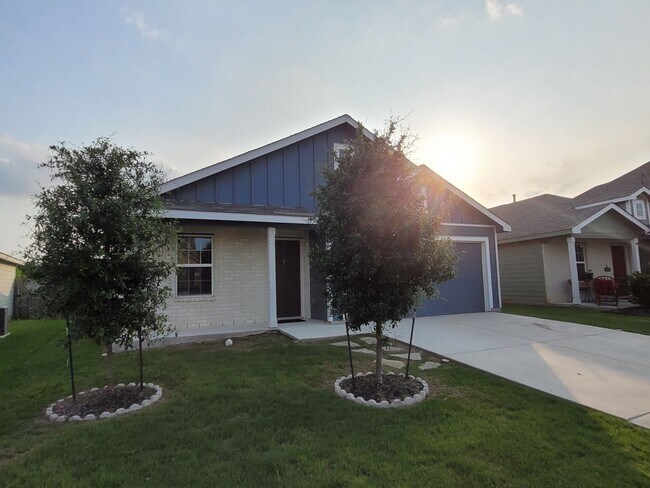 Photo - Gorgeous 3-bedroom, 2 Bathroom, Minutes fr... House