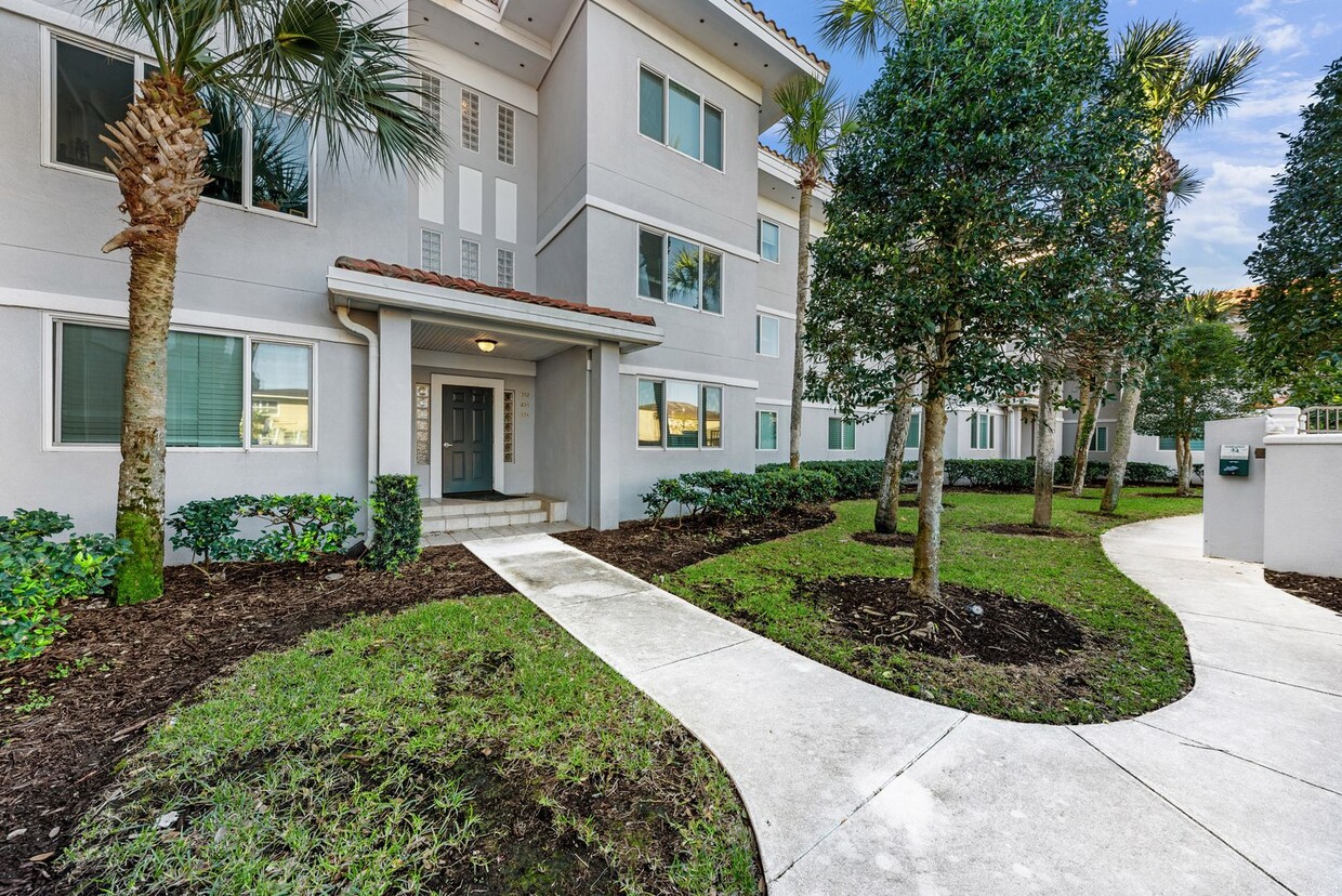 Foto principal - 2 Bedroom, 2 Bathroom Jax Beach Condo - 1....