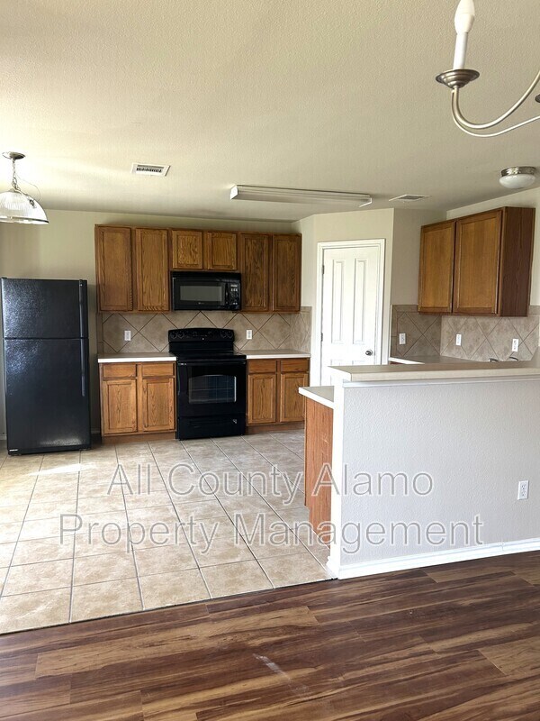 Building Photo - 341 Prickly Pear Dr