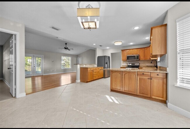 Foto del edificio - 484 NW 232nd Terrace