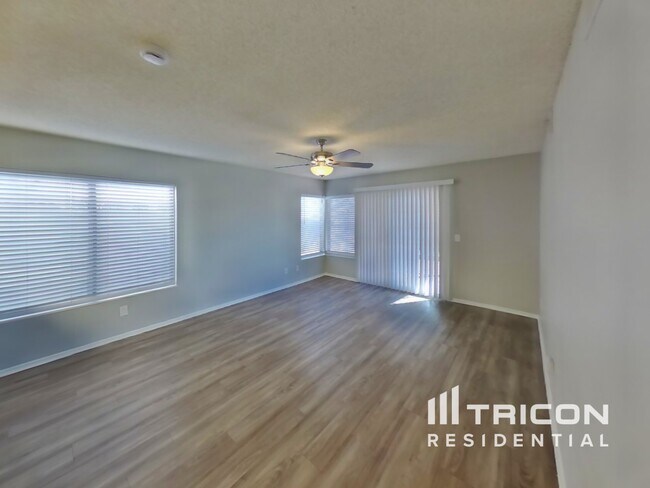 Building Photo - 5262 Willowhaven Ave