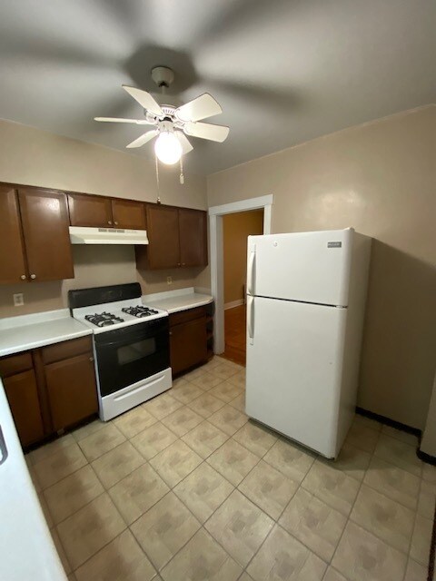 Kitchen - Equipped - 6307 Morrowfield Ave