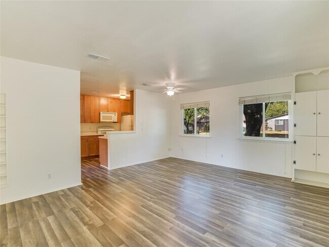 Building Photo - 8303 Reeda Ln