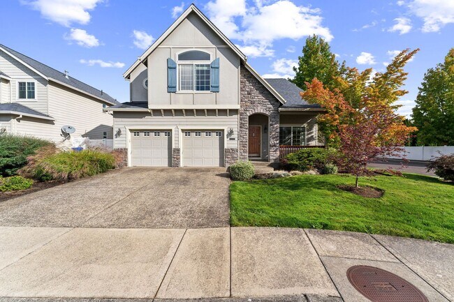 Building Photo - AVAILABLE FOR SHOWING ON 10/15!