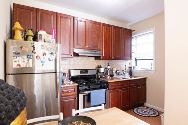 Building Photo - 2802 37th St