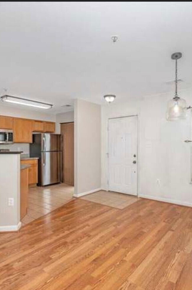 Foto del edificio - 4946 Whitney Terrace